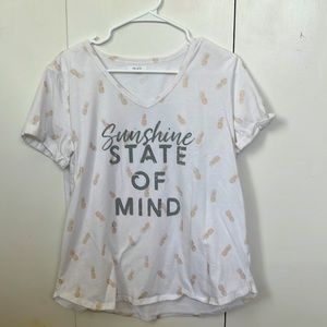 Super cute. Worn a few times. Has pineapples all over it.